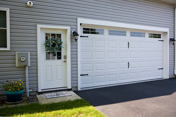 24/7 Emergency Garage Door Panel Replacement experts in Johnston County County, NC